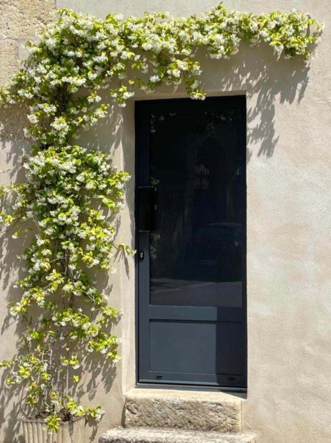 Appartement Les Cerises Du Pont Du Gard à Remoulins Extérieur photo